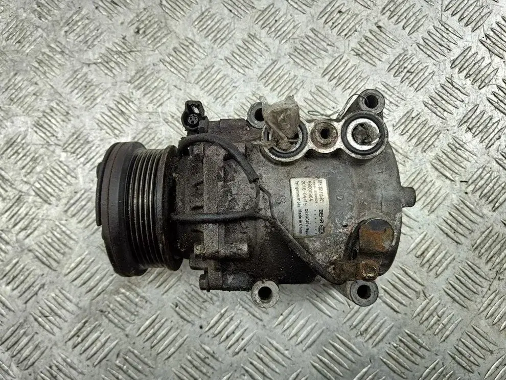 Компрессор кондиционера 8FK351113901