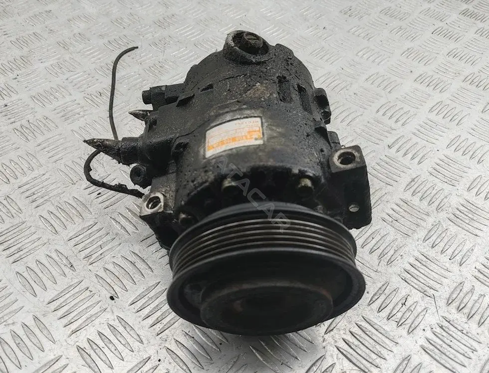 Компрессор кондиционера 447200957, 4D0260808