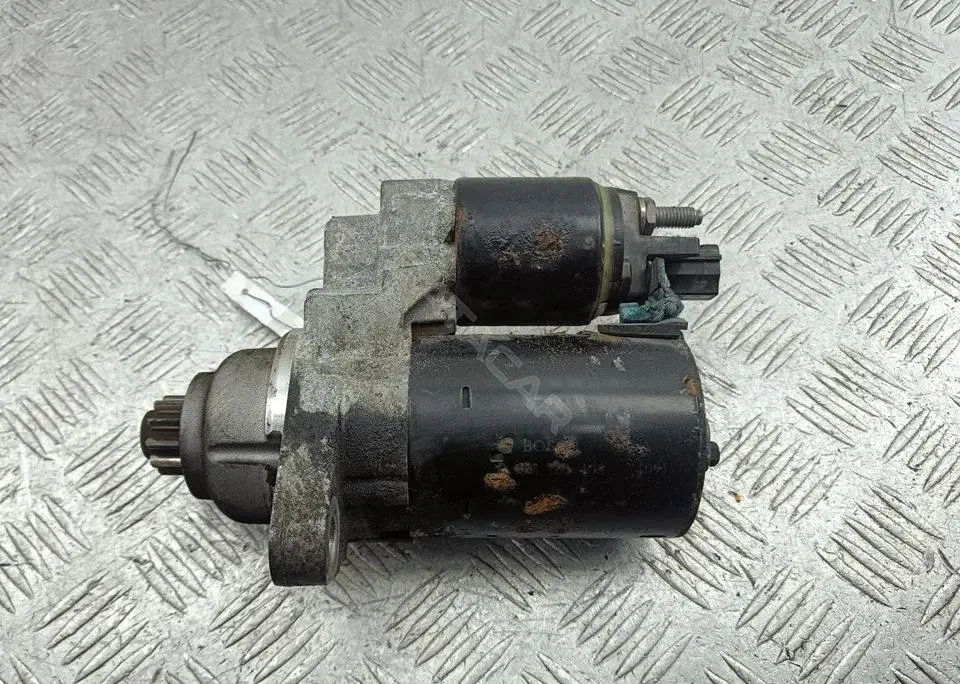 Стартер 021911023M