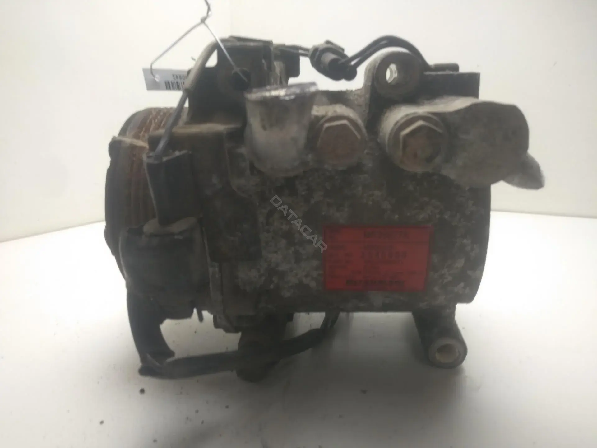 Компрессор кондиционера MR398278