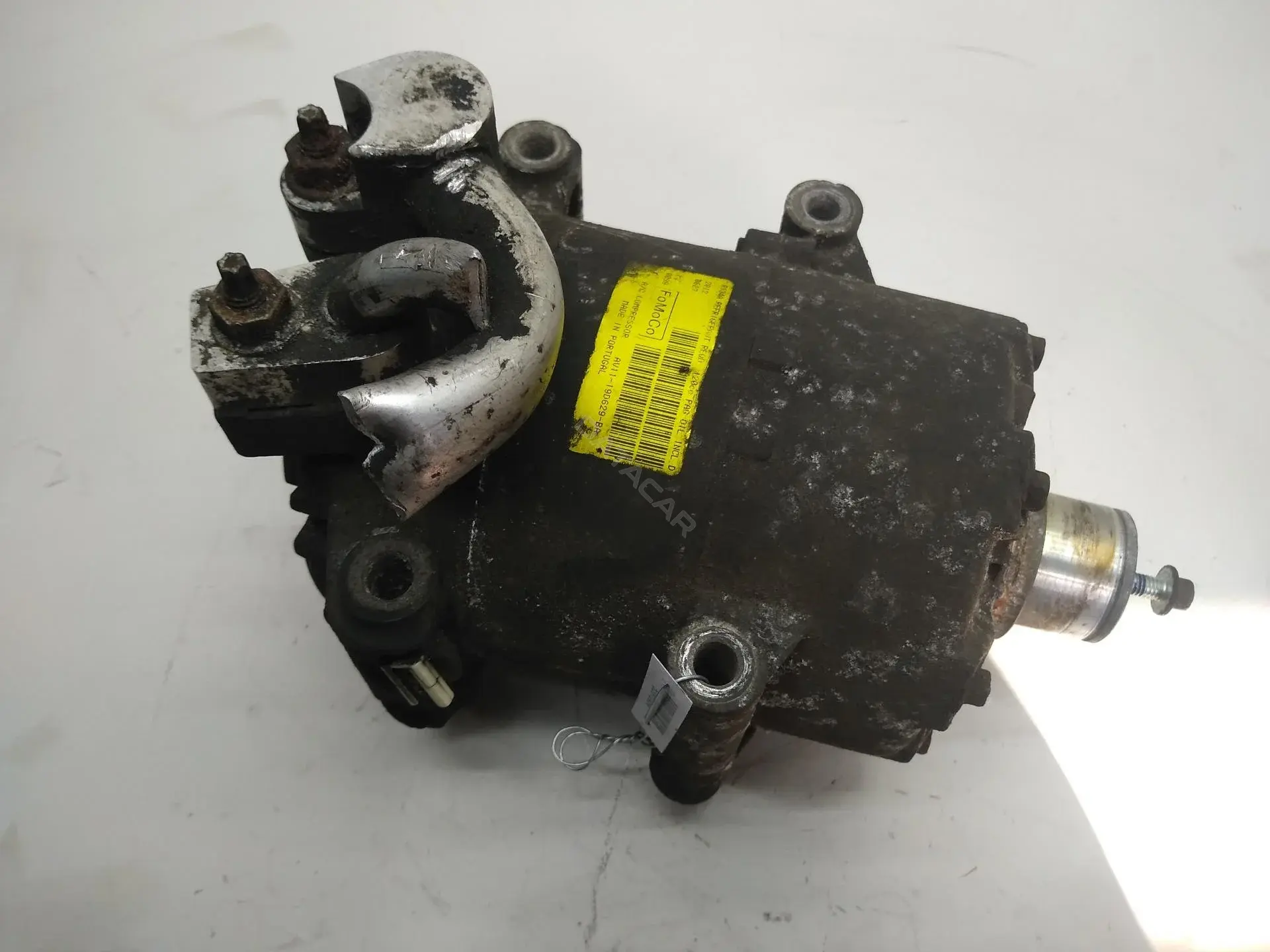 Компрессор кондиционера 1774907 / AV11-19D629-BA