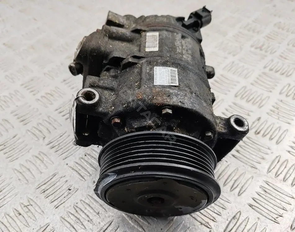 Компрессор кондиционера 4F0260805L