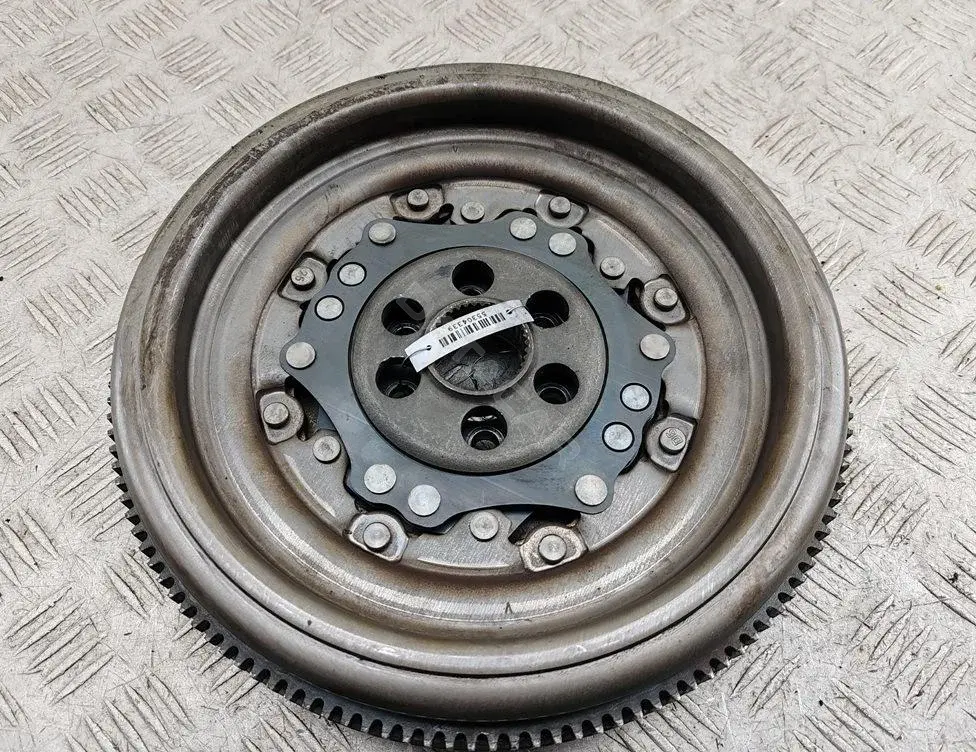 Маховик 03G105266Q