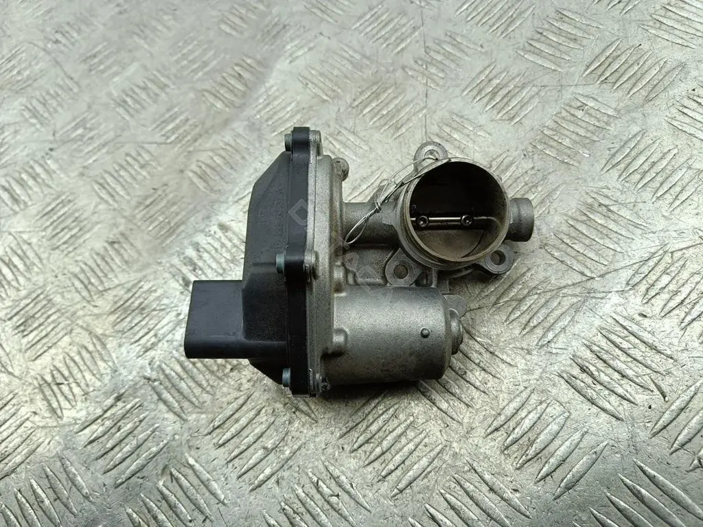Дроссельная заслонка 04L131501M