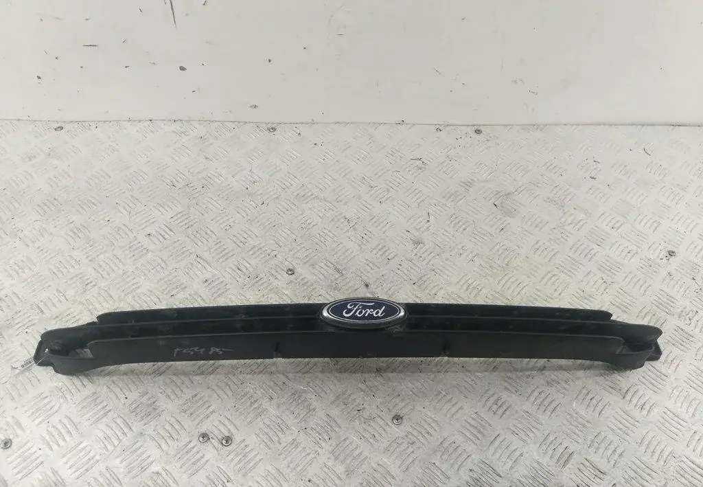 Решетка радиатора 95AB8200AB