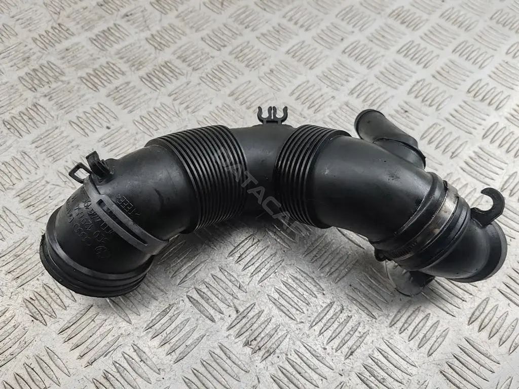 Патрубок воздушный 3L0129654