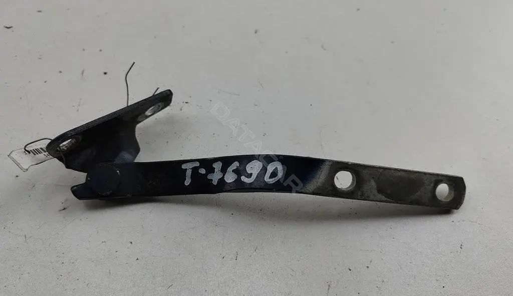 Петля капота 3A0823302A