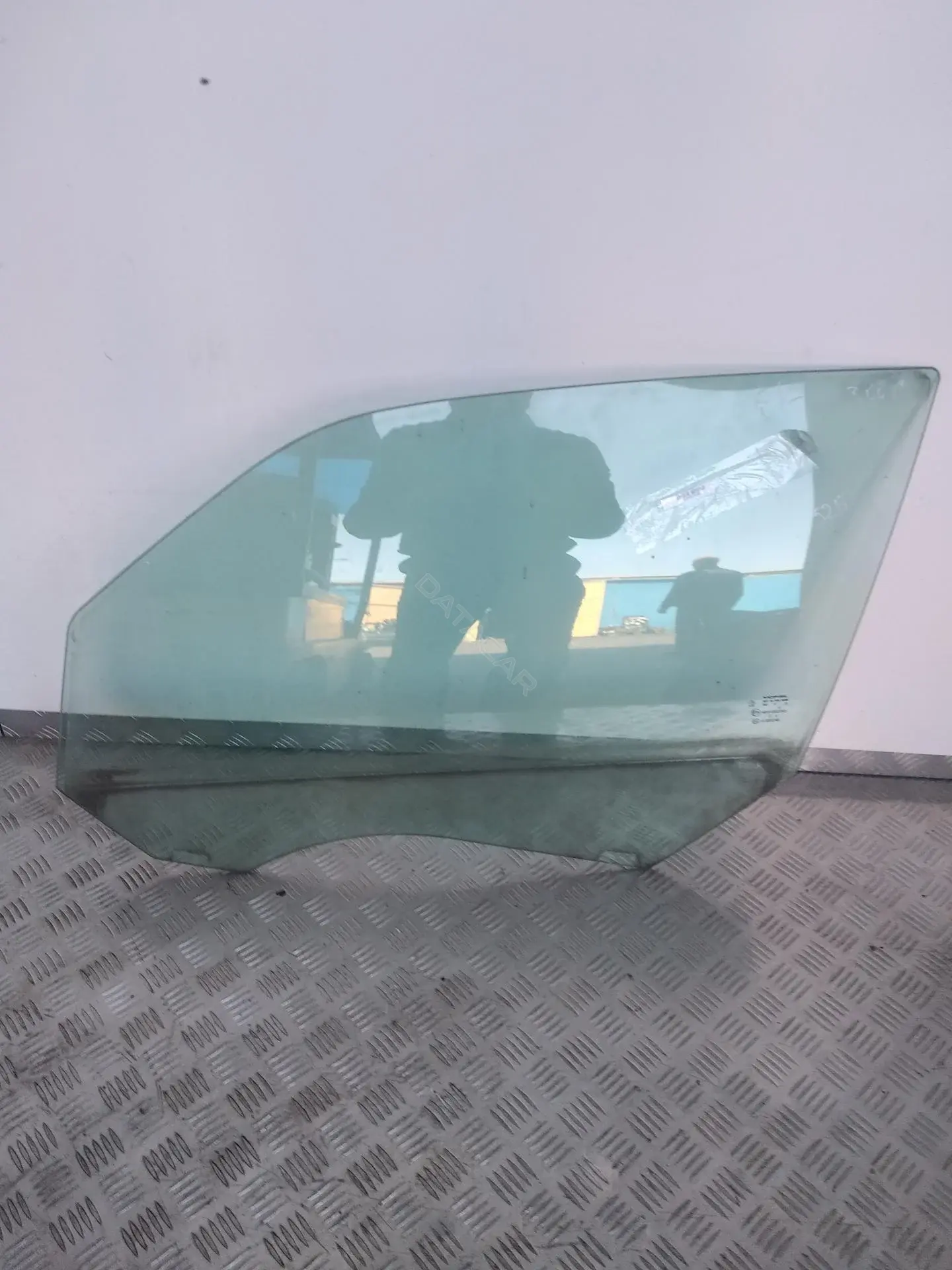 Стекло двери 53357525