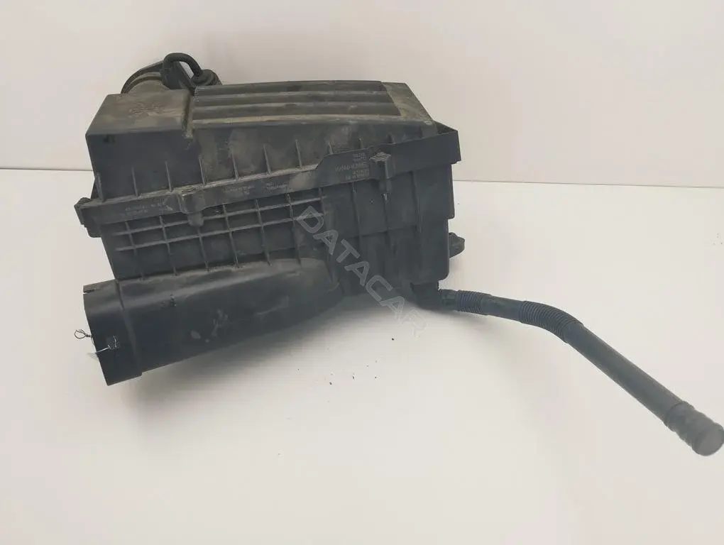 Корпус воздушного фильтра 3C0129607