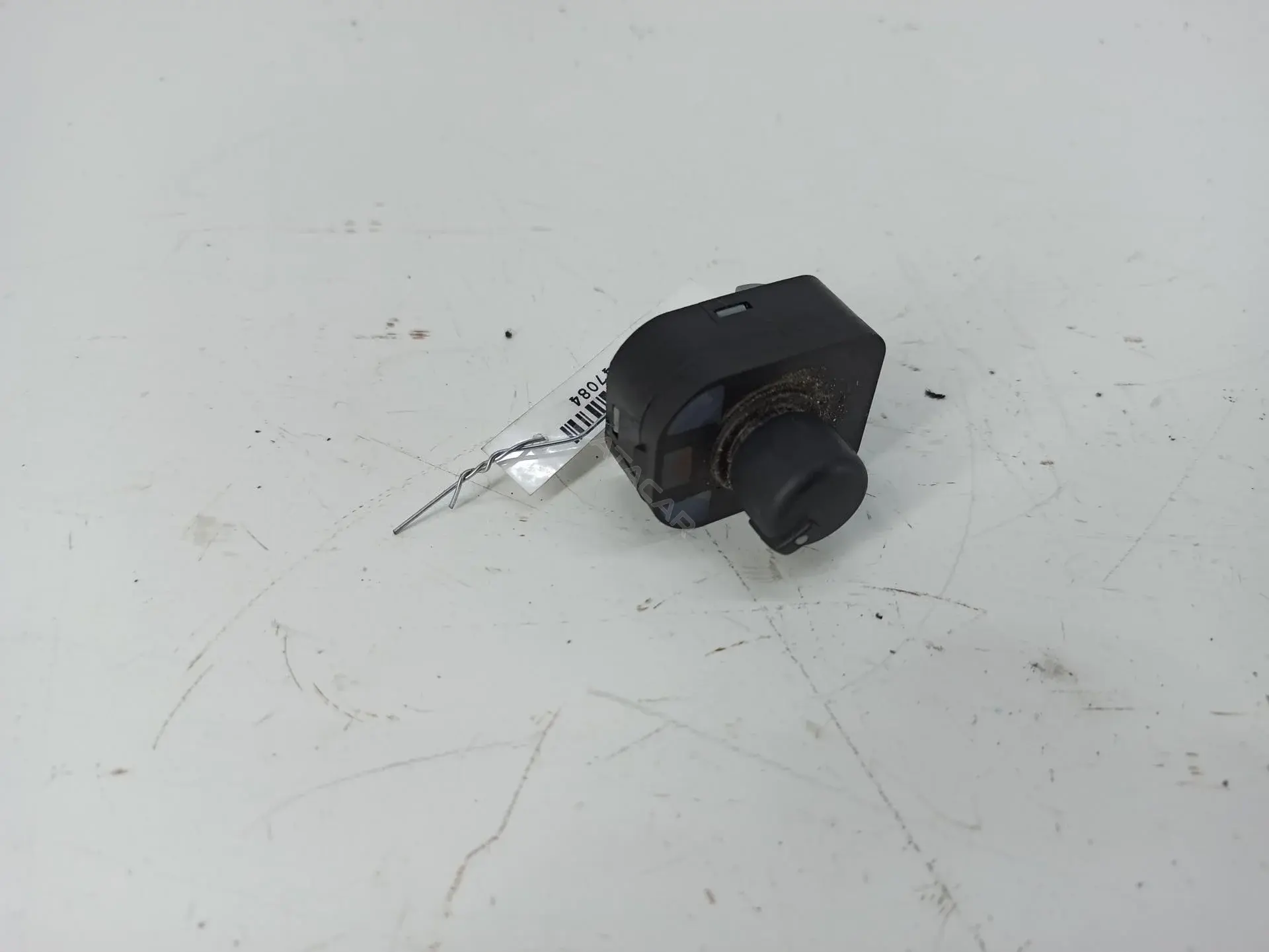 Джойстик регулировки зеркал 8E0959565