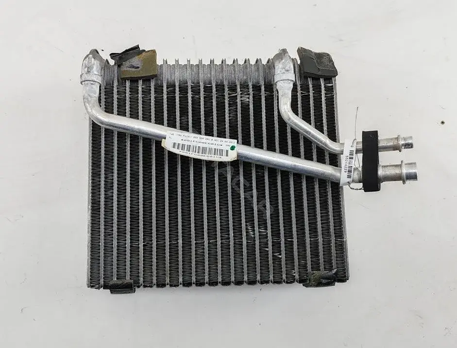Испаритель кондиционера 7L0820102M