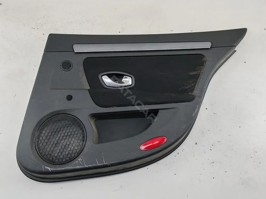 Дверная карта 829A01760R