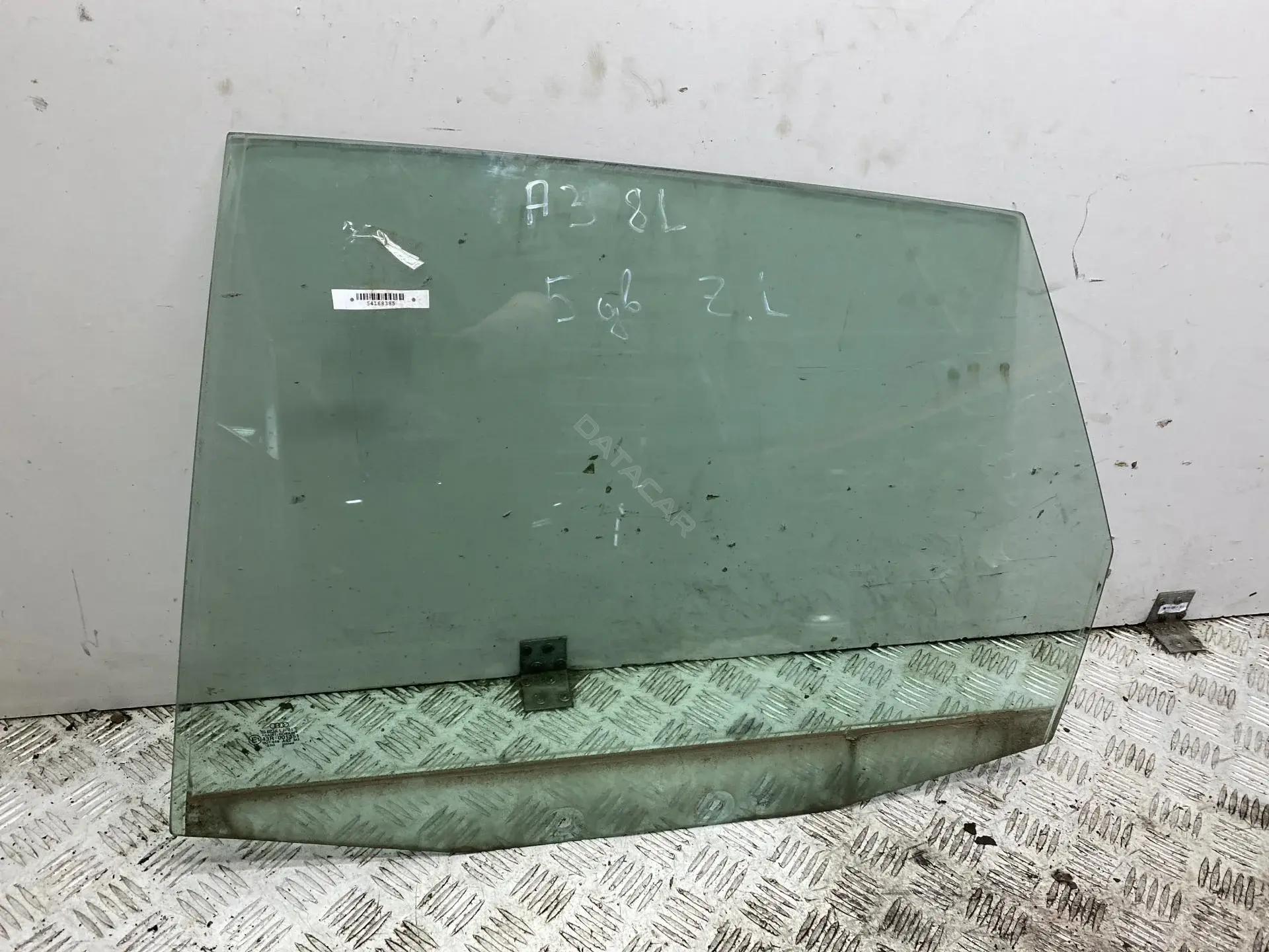 Стекло двери 8L4845205
