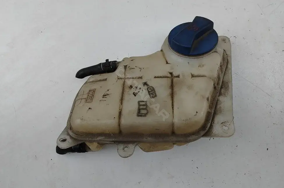 Расширительный бачок 8D0121403L