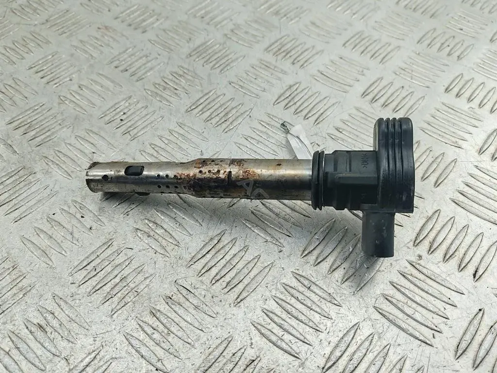 Катушка зажигания 07K905715F
