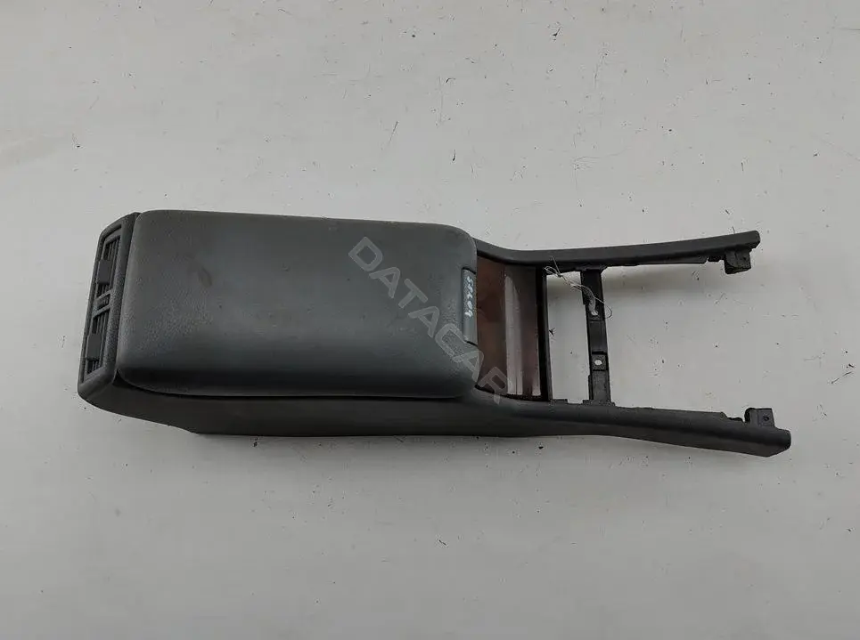 Подлокотник E9300305