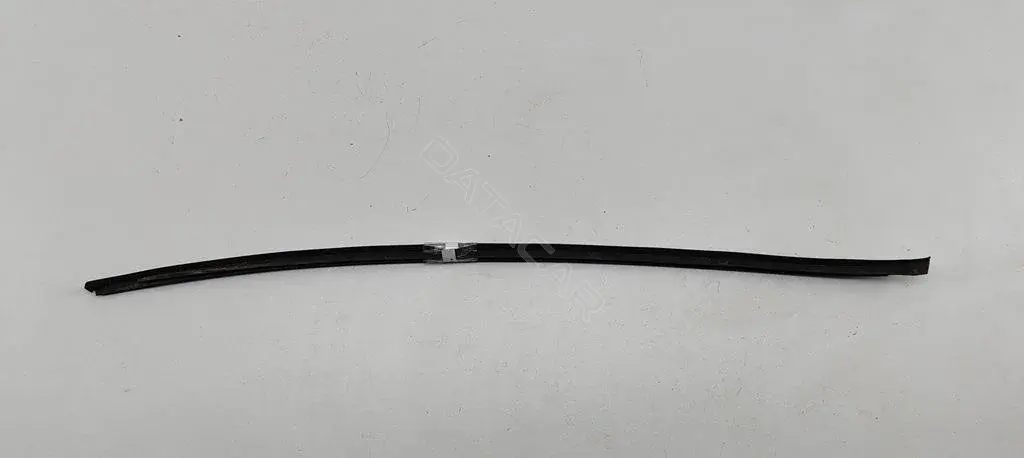 Молдинг лобового стекла 3C0854327A