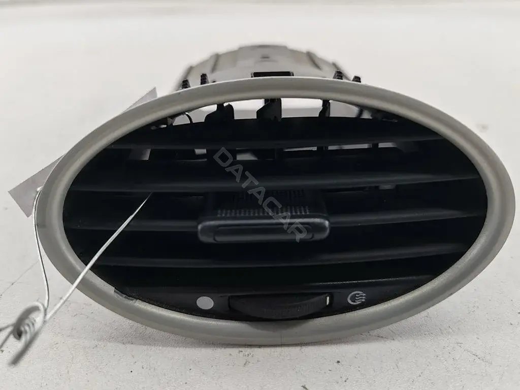 Дефлектор обдува салона 4M51A014L21BC