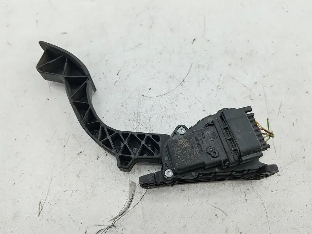 Педаль газа 4M519F836AH