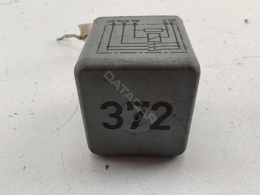 Реле топливного насоса 4D0951253