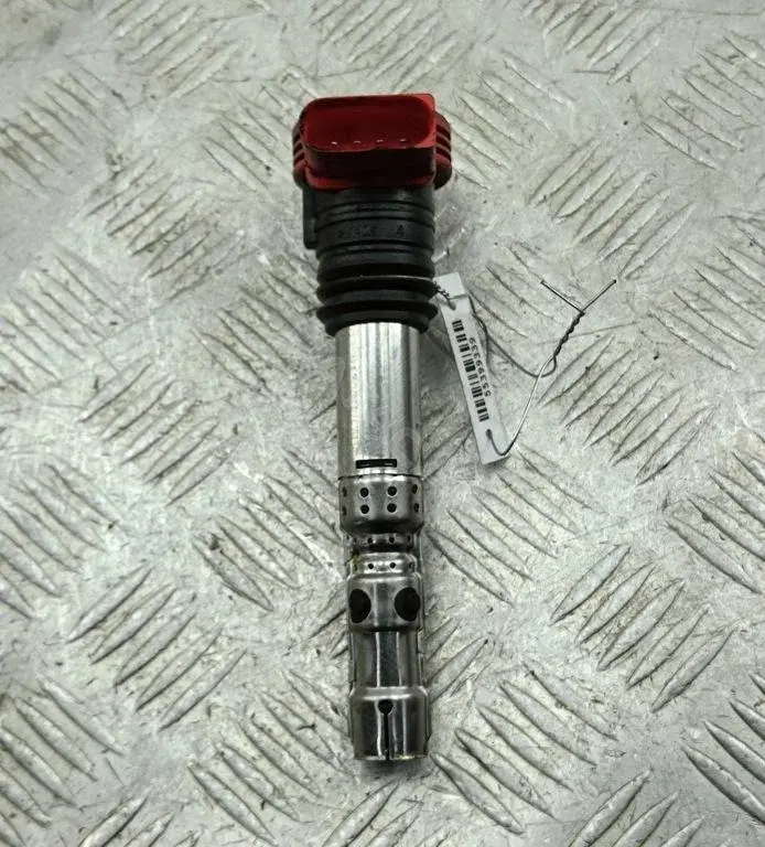 Катушка зажигания 06C905115M