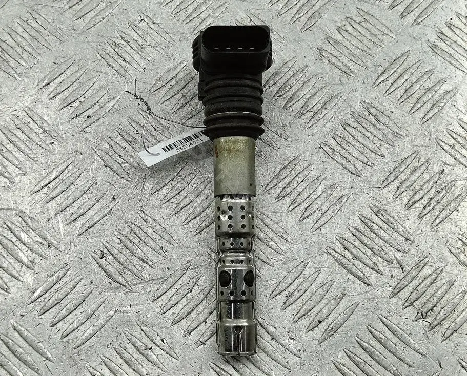 Катушка зажигания 06B905115L