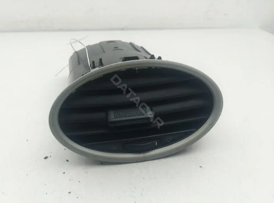 Дефлектор обдува салона 4M51A014L21AE