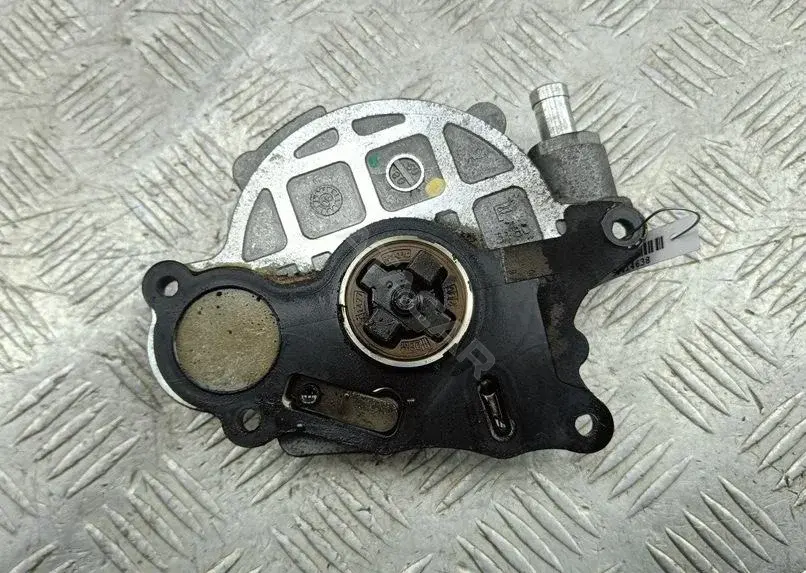 Вакуумный насос 03L145100