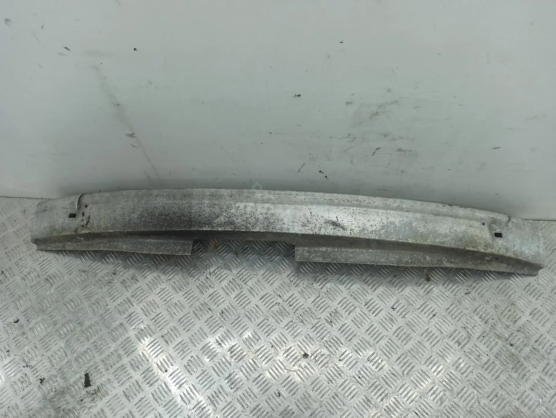 Усилитель бампера 4B0807313G