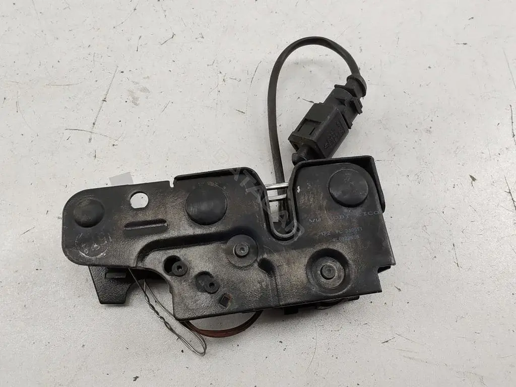Замок капота 4L0823509