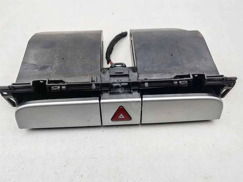Бардачок 3C0858407