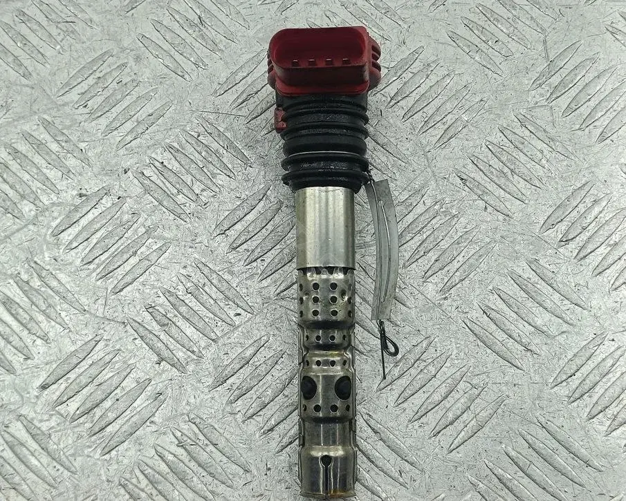 Катушка зажигания 06C905115L