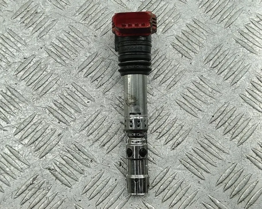 Катушка зажигания 06C905115M