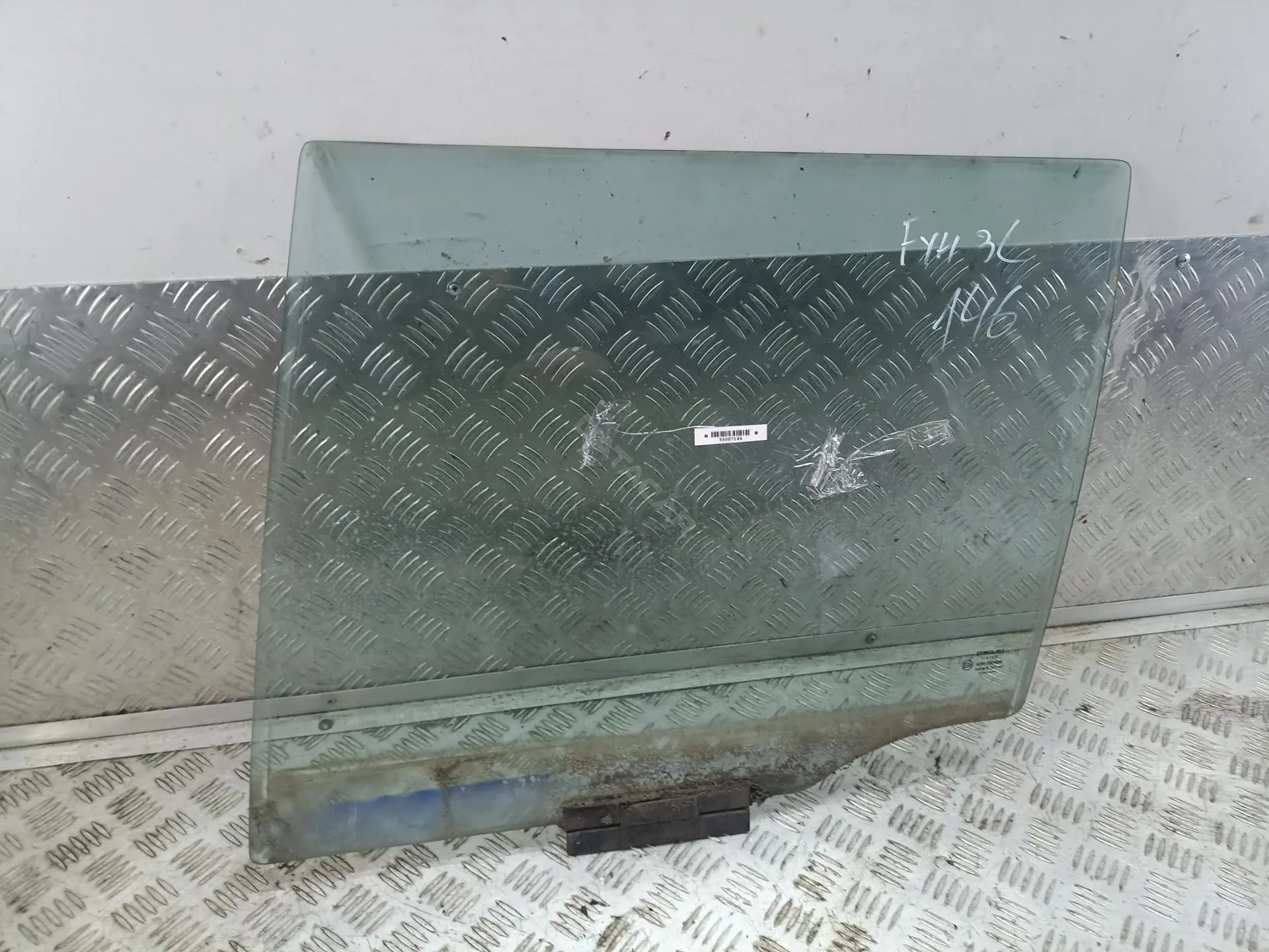 Стекло двери 55007146
