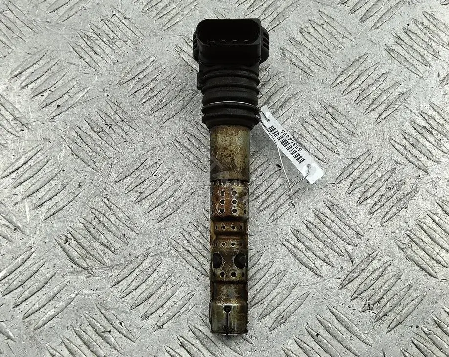Катушка зажигания 06B905115L