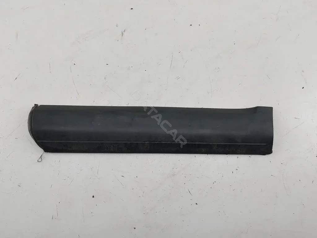 Молдинг двери 7L6839797D