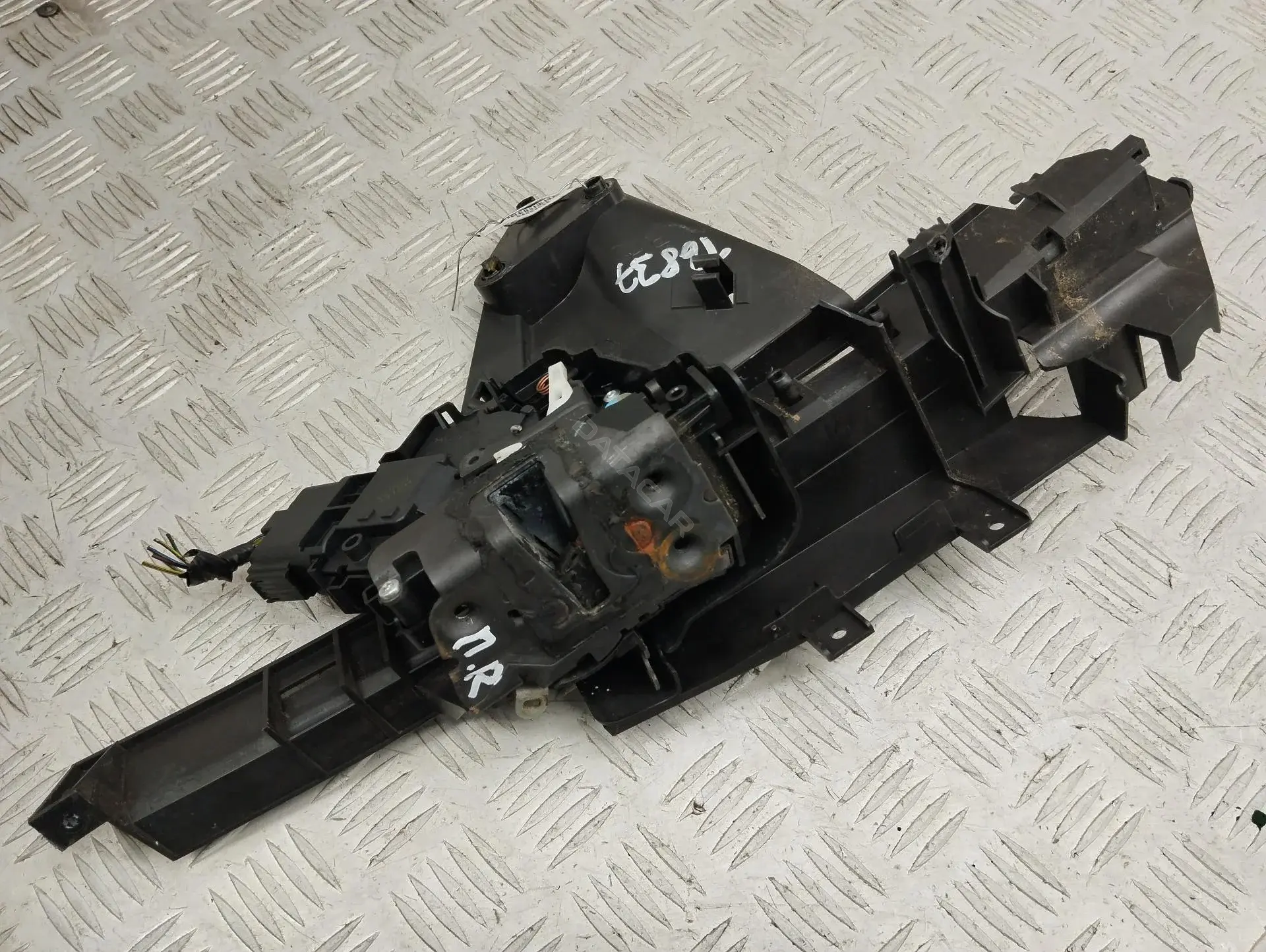 Замок двери 3M5AR21812AK