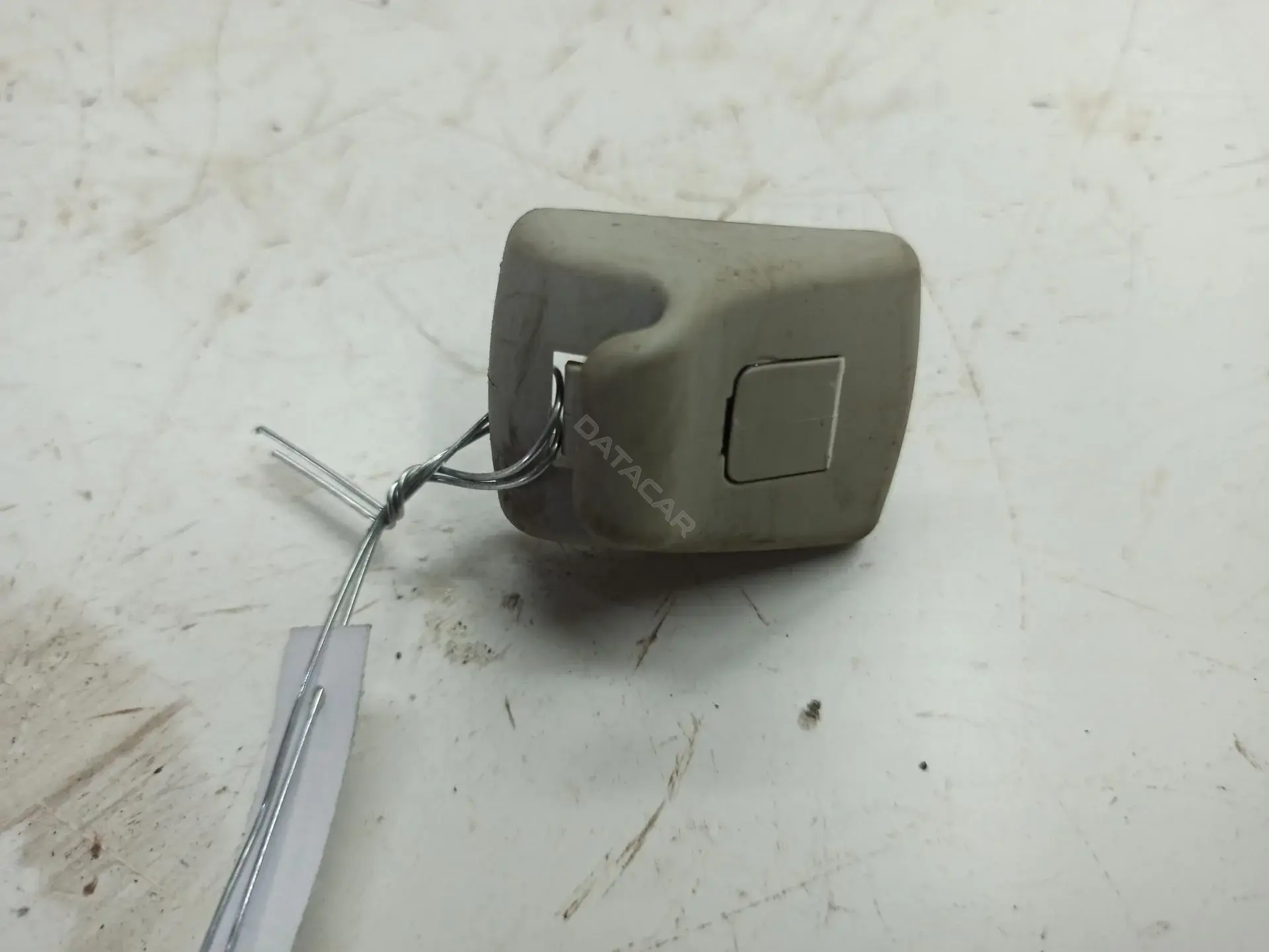 Крепление (крючок) солнцезащитного козырька BK21v04100a