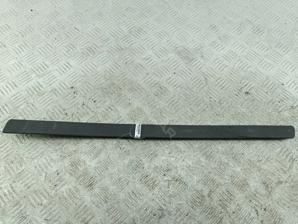 Молдинг двери 3M51R25533AC