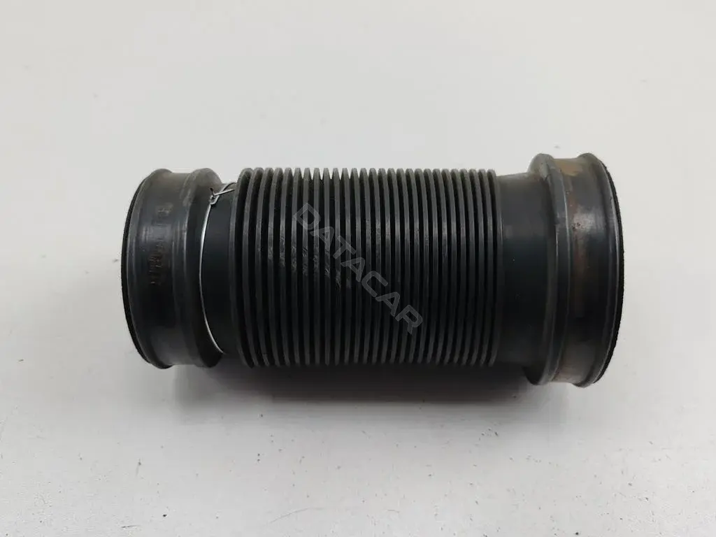 Патрубок воздушный 8D0129627
