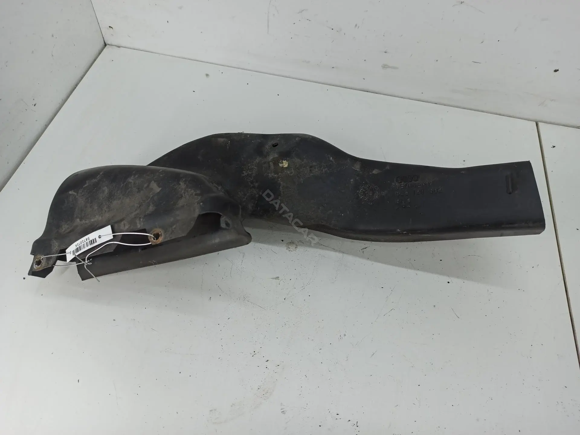 Воздуховод 8L0129602