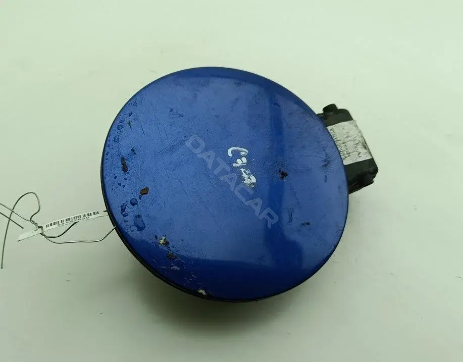 Крышка лючка топливного бака 3U5010630A