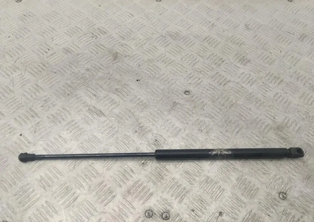 Амортизатор крышки багажника, капота, заднего стекла 8L0823359