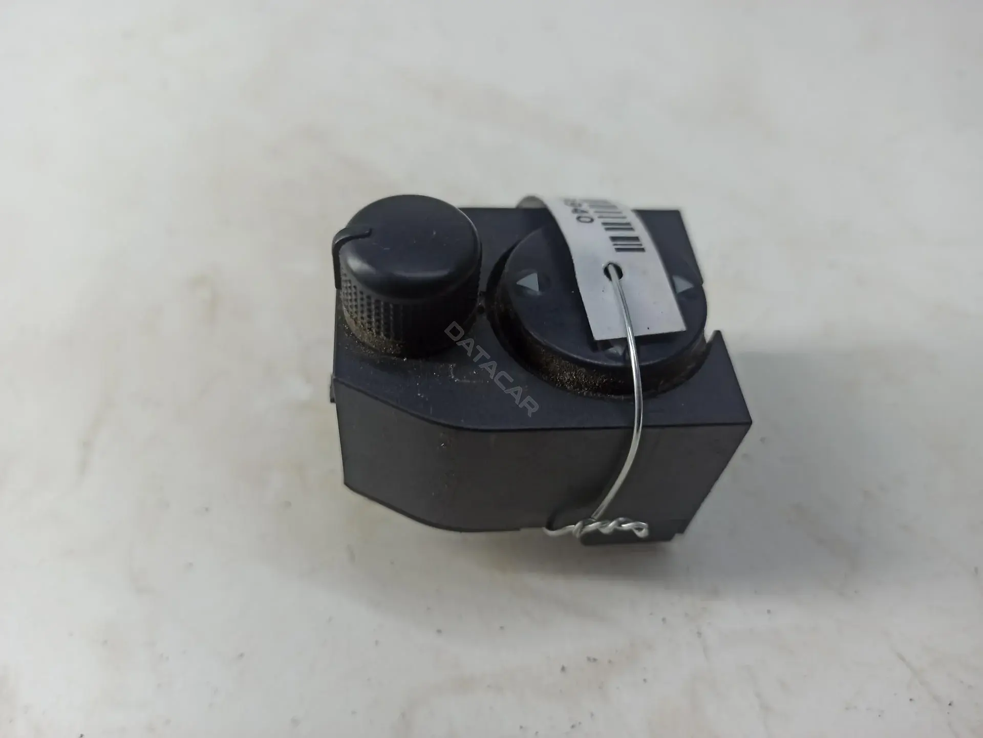 Джойстик регулировки зеркал 8D0959565A