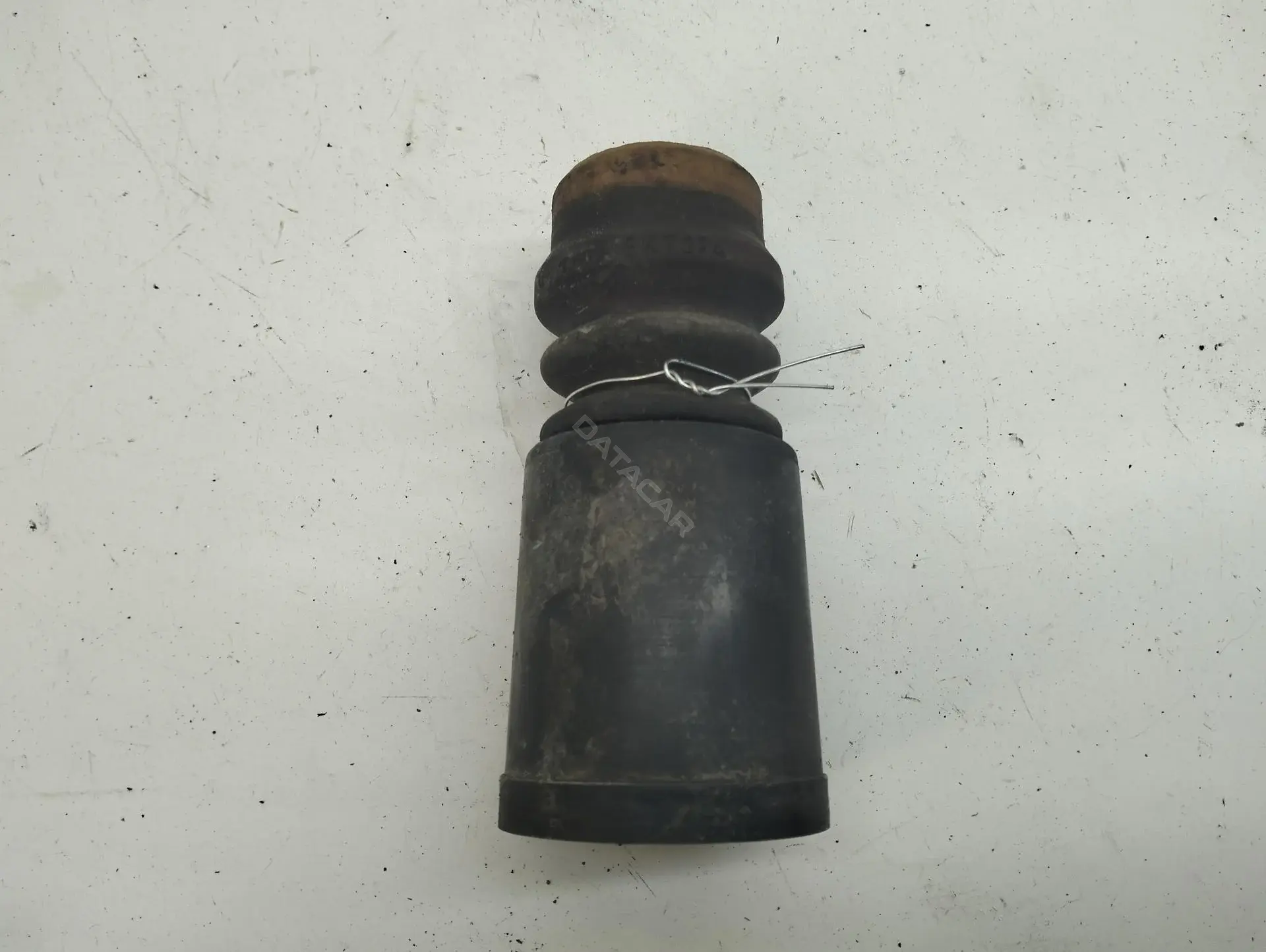 Пыльник амортизатора 8D0412131F