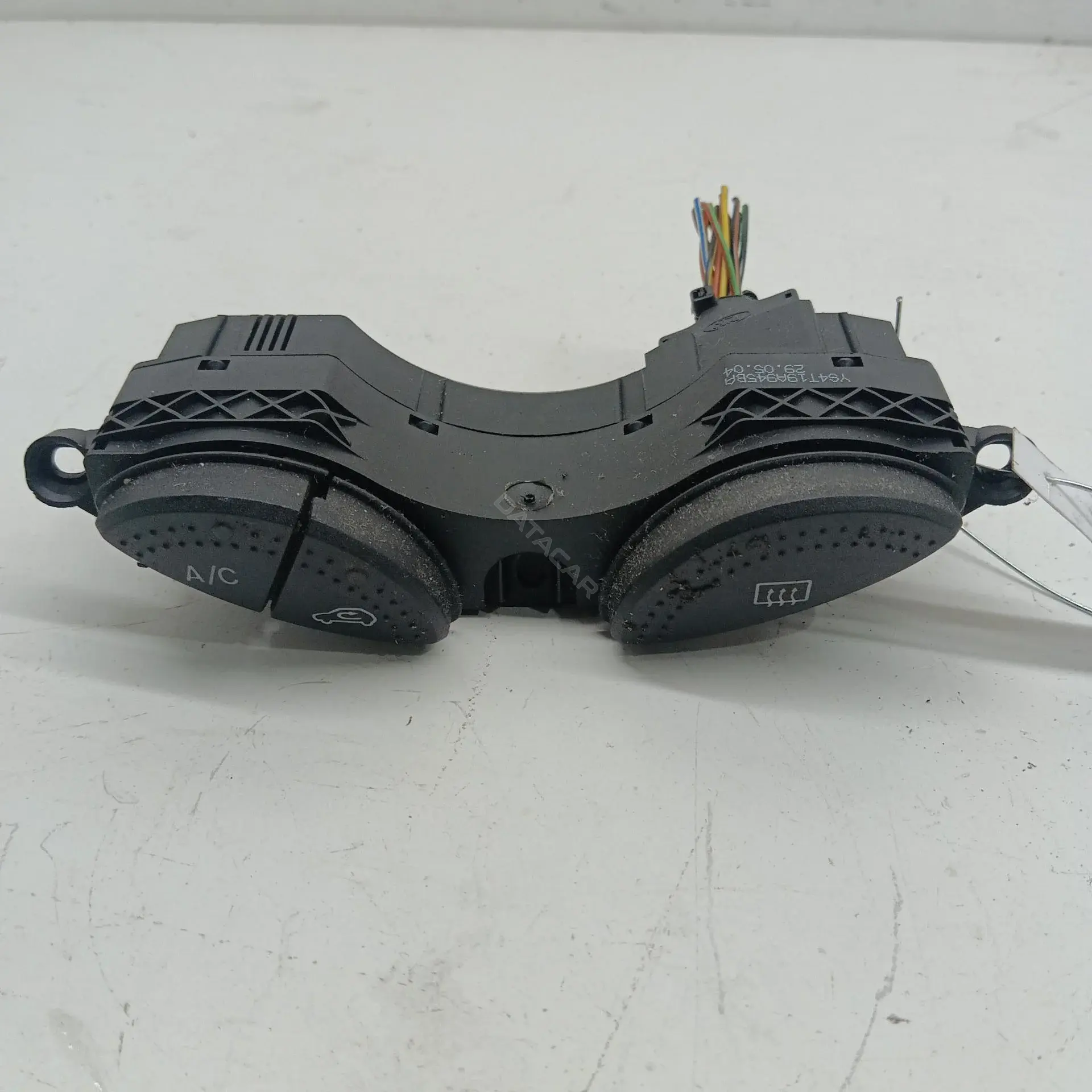 Кнопка кондиционера YS4T19A945BA