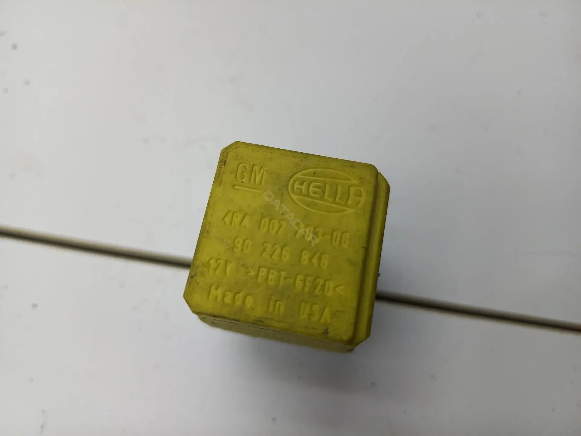 Реле топливного насоса 90226846