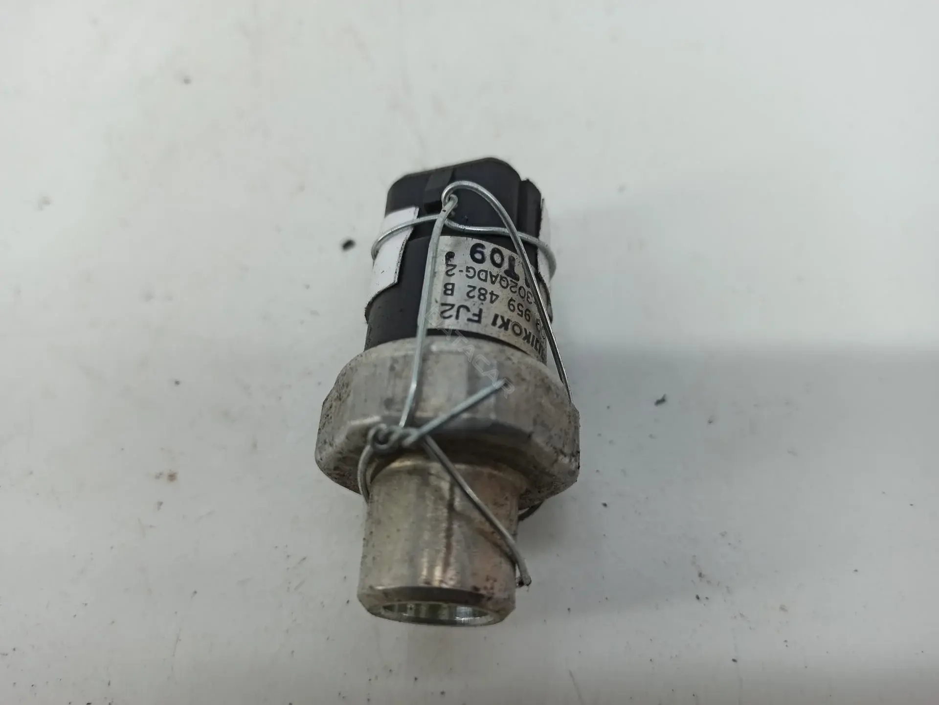 Датчик давления кондиционера 8D0959482B