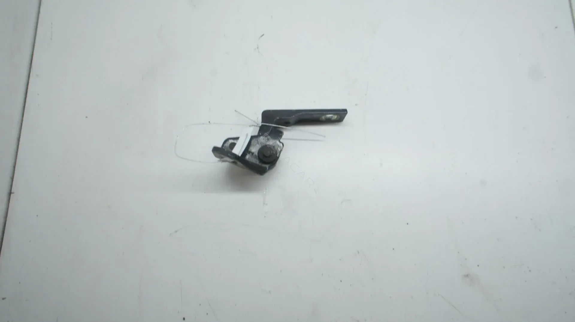 Петля двери 6M21U22810АВ