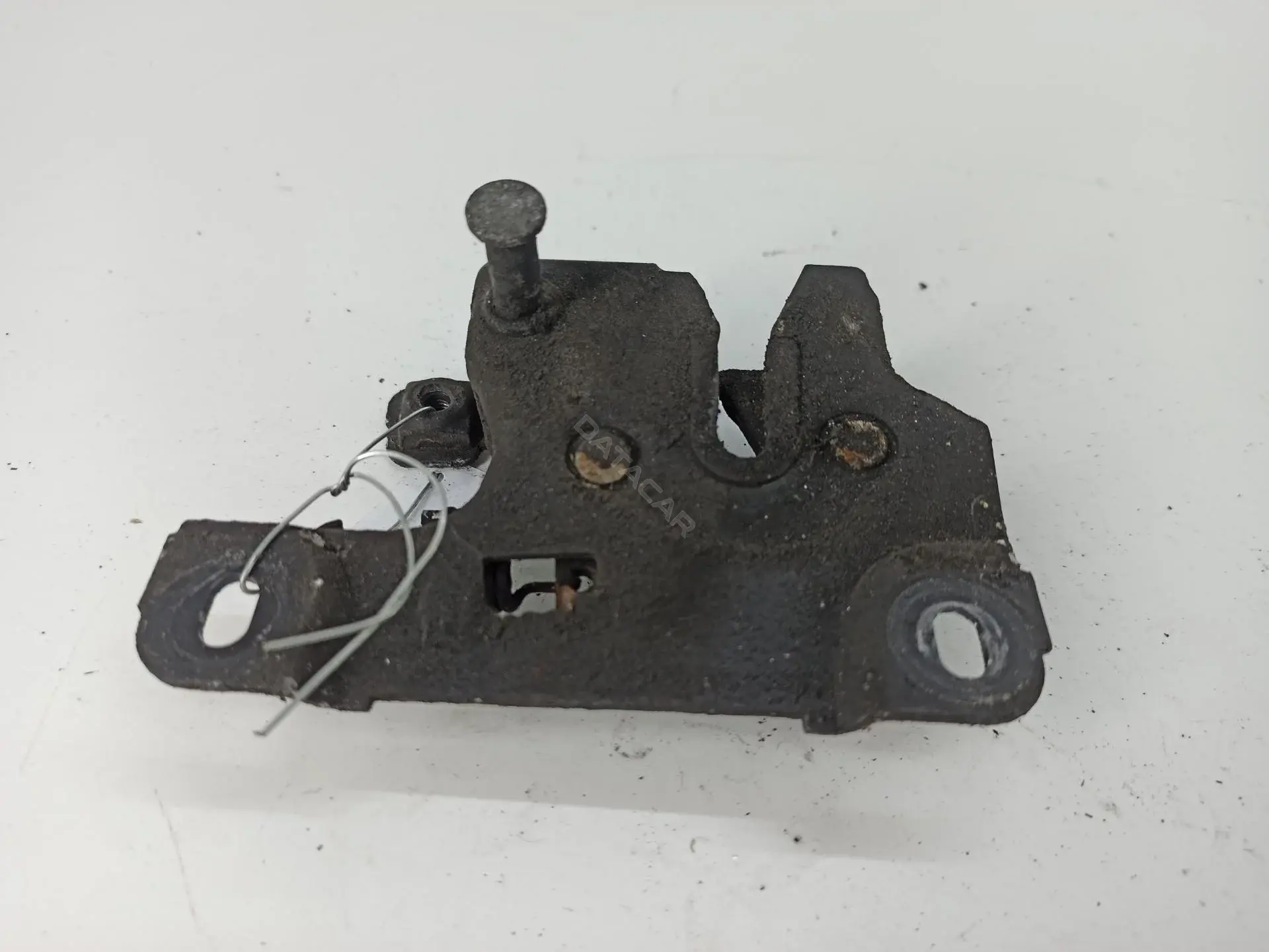 Замок капота 8D0823509L